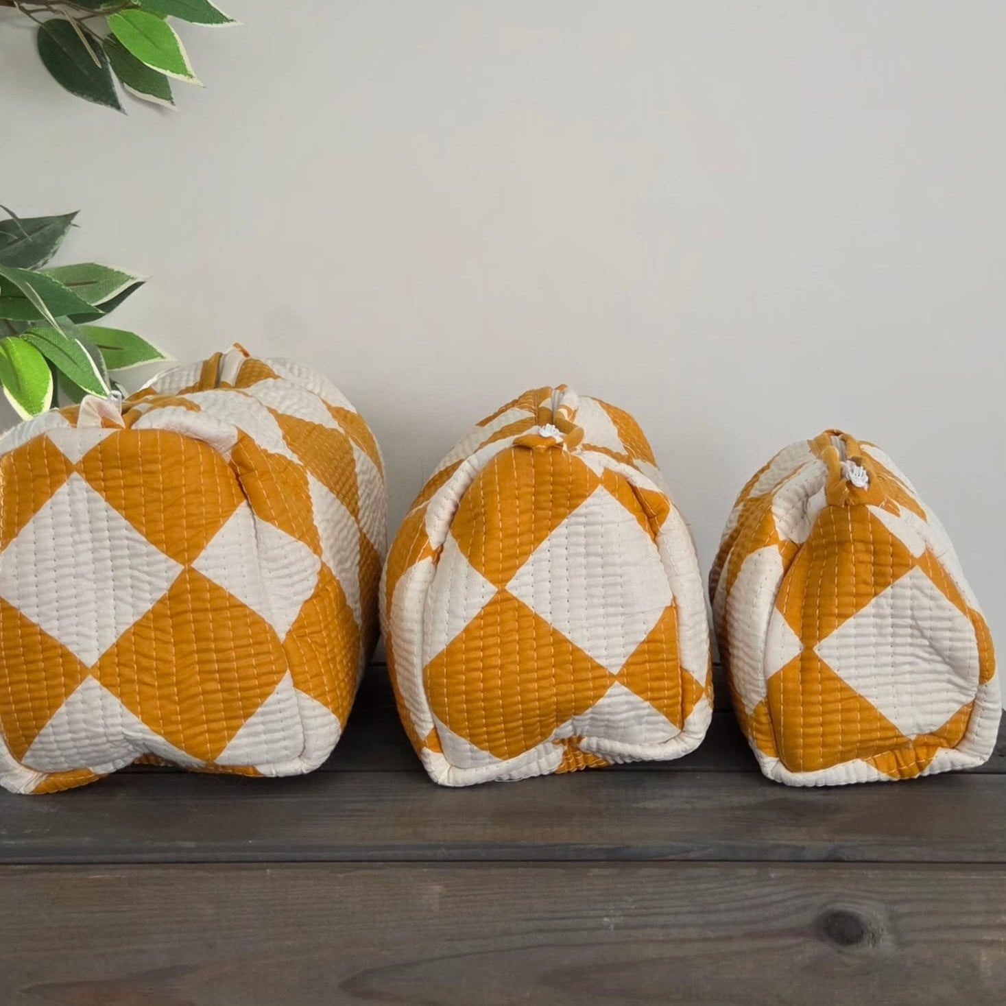 handlock printed cosmetics pouch